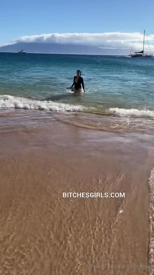 e23f06e31fca97d9a394cd854d79f7486525668e1ff93a9885f4441b49b27a66 thumbnail