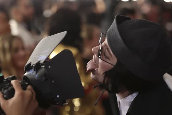 82d537291582c8924ac3bda07ad83d8a137a0daf193cee1dd9f18c725481640d thumbnail