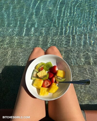 98926262784301157344842013084639334519 thumbnail