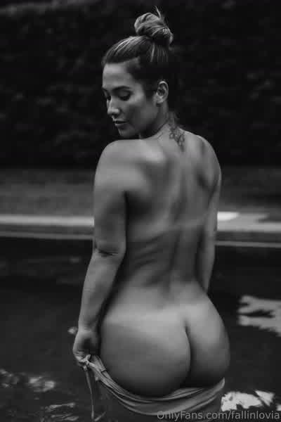 d1ed2f83ef2f834b045c01e80187b904db17f4c8e4debb03db5d4949b93402ab thumbnail