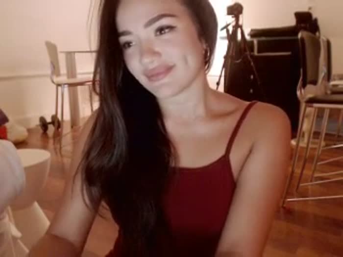 83b25a052a7a2e59cd18905725c93ff56c7acc7c8d7fa320351e0795ec061f7d thumbnail