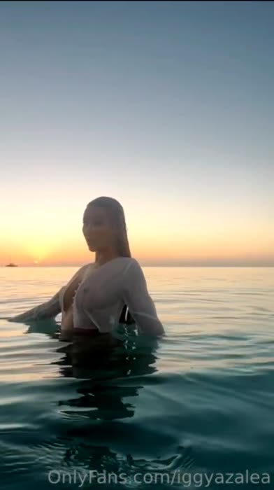 eff8880accbe2eb04ecba5073f0ac6c935bfe50bd553535d4fbedd5aaccd909d thumbnail