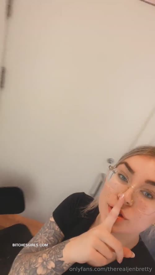 70f04e3791ec5d4eb00390415cbc4ca16dd9d8d4b2f5ac330cfd175f0bc708c0 thumbnail