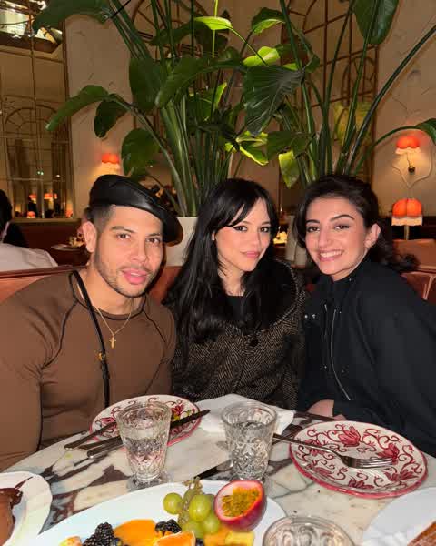 1ce6e48edb74c4cf962545339424e9691d4583282ae3b7bffd816fb1d952f592 thumbnail