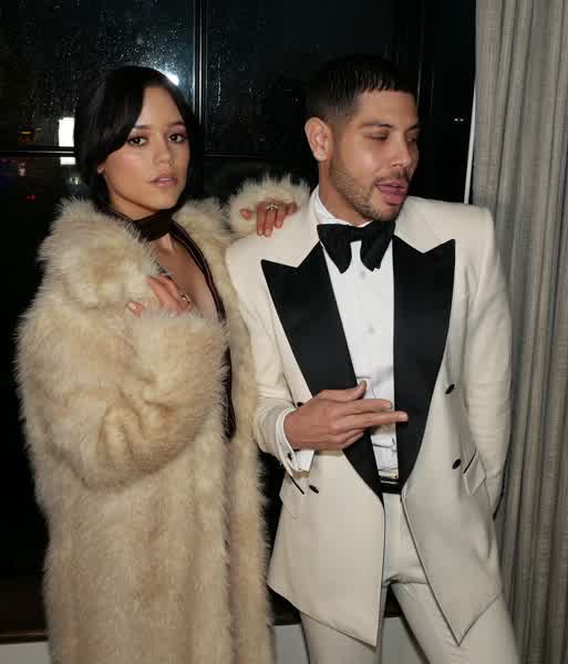 7c6fbf2a918e6780a2322652226d5a6c2e393e224daf8baaed0cab5513be323e thumbnail