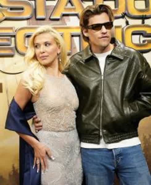 d798f19d14a26c2ee2feced0a6be044e00d460c8e2a8e9bb1edeca68d32316d9 thumbnail