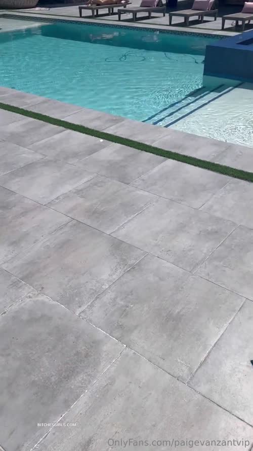 15ebd8ae5b82aaf07e19c126500a56dd90d6319803460a00fbec447a4b5341e8 thumbnail