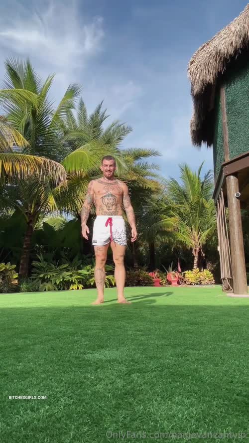 99adb580343df11f04f2875ae815be5149d0ecbdc2de6e10303f50e2340df768 thumbnail