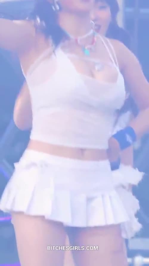 25dc19f6dc914ace5490741941f4d7dbf6d54bd4c26d45ac31822a4c7e2c4c99 thumbnail