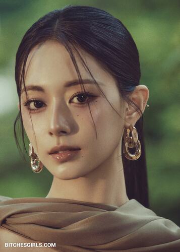 308870151024618283415294916456245233606 thumbnail