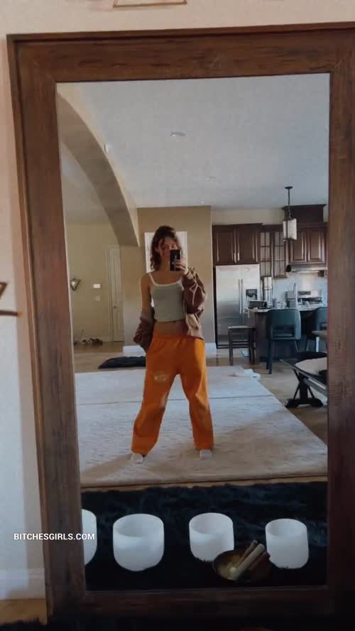 da4f32a2adef643a4b02d8bf6454c70a980fed1376f6e2c1ce5bc6413a18a461 thumbnail