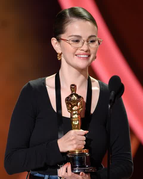 33ce36e4be14716e922d4eb16f354fa37a4666b55dbfacb465fdf3d12501100e thumbnail