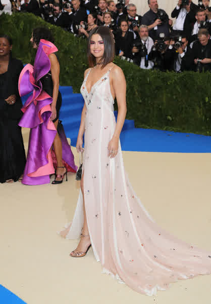 c345d05fe89921c75be59bde2622a3f48ef41bc4f7621727f2837e350101693d thumbnail