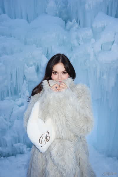 2aa1c984a7837d7d300bb9438611916daf4ab1a9bf1a29a1ec901dcade7860f8 thumbnail