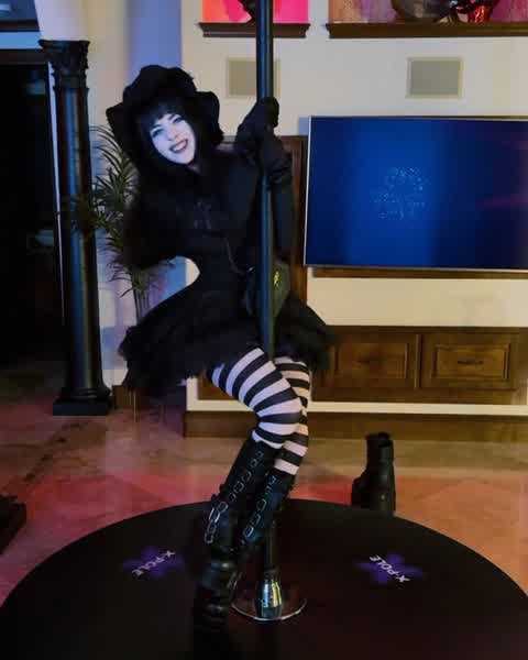 94f270e1053168c643fcf6e25fe7f1486a3a4cd7c20aea871ff476648a25c2ca thumbnail